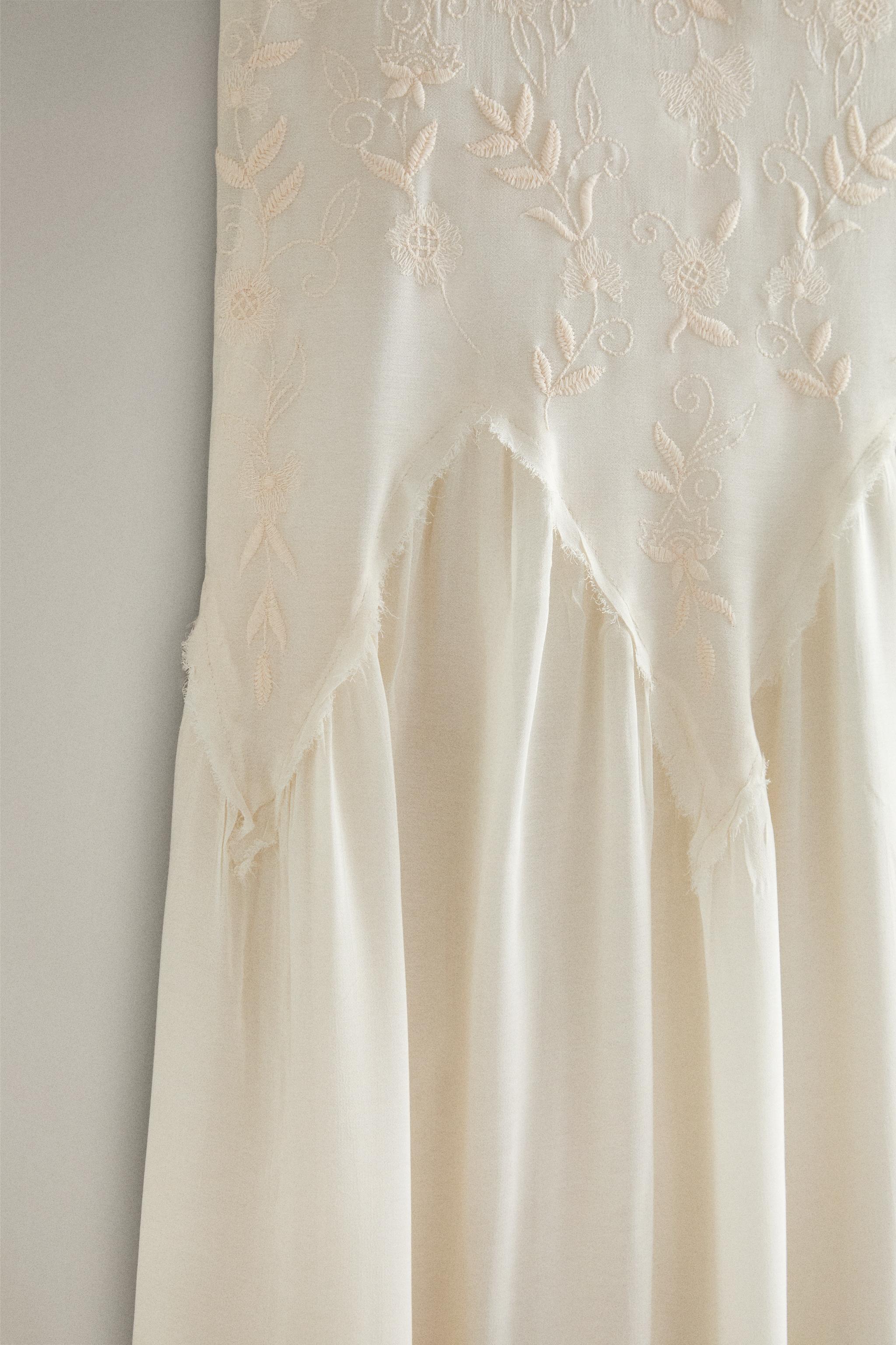 EMBROIDERED NIGHTDRESS